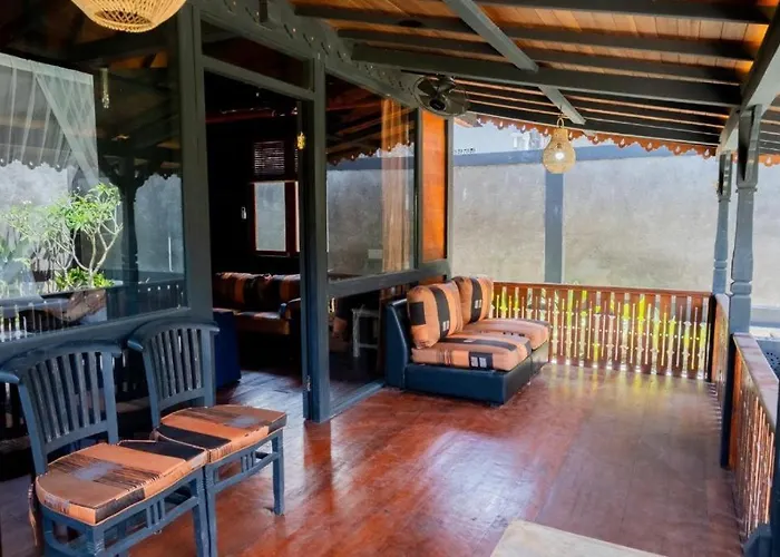 Guest house Lalupa Joglo